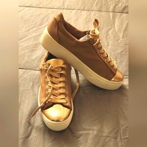 Fabletics Demi Lovato Rose Gold Sneaker Lace up 8.5